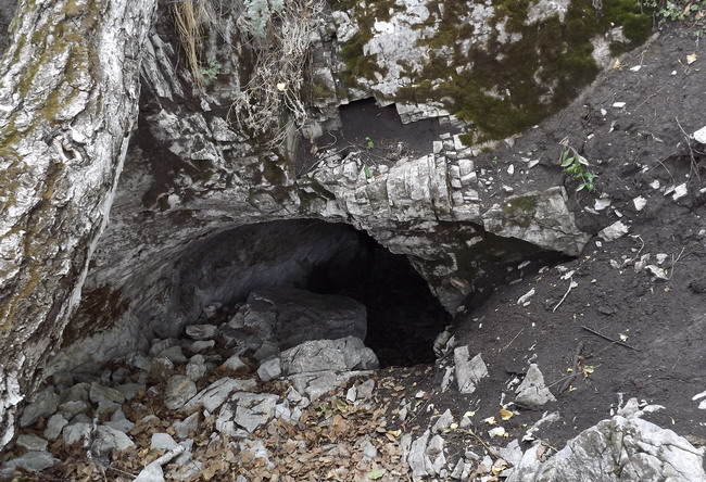 Вход в пещеру 
